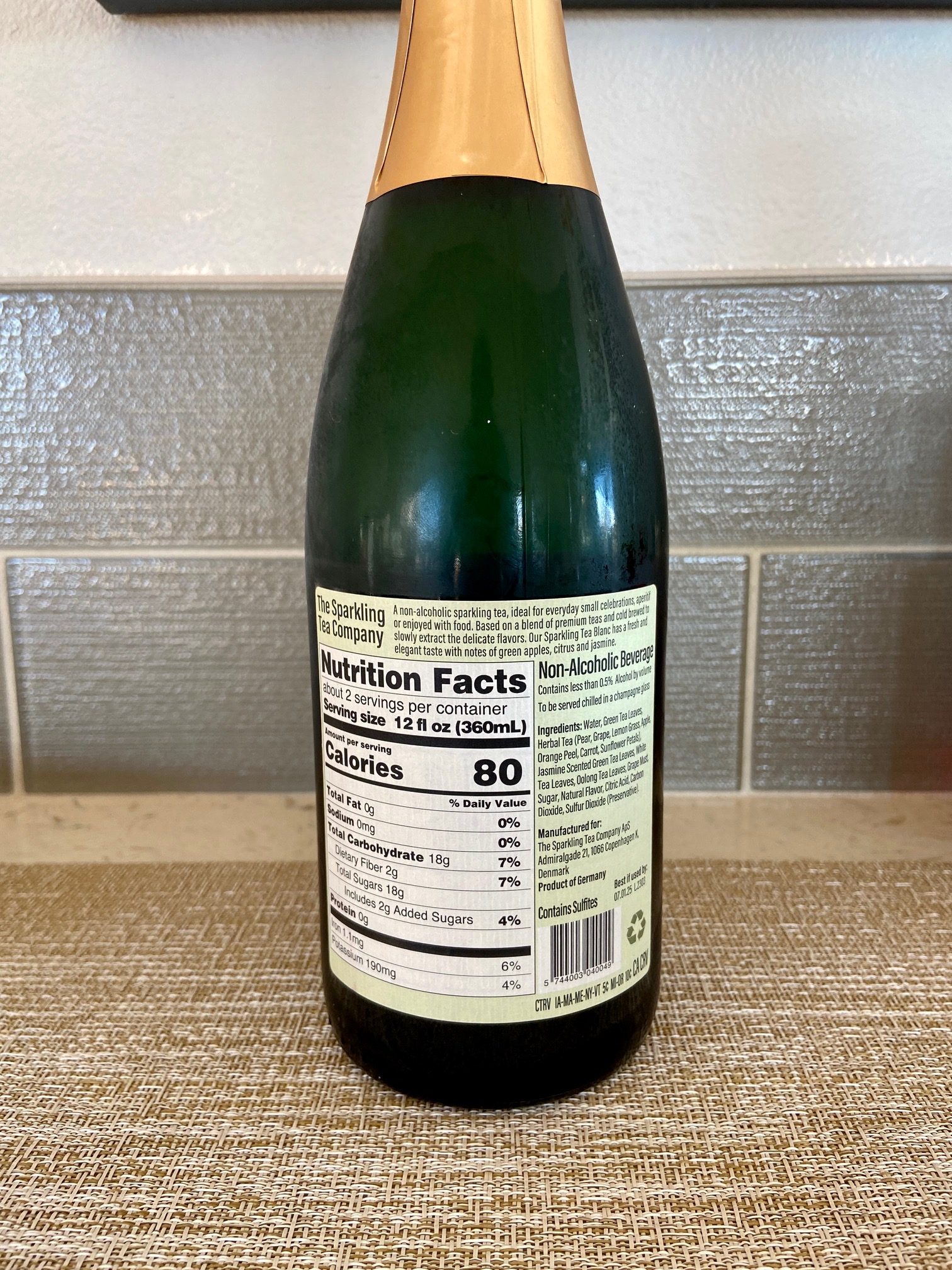 Trader Joe's Sparkling Blanc Tea Beverage back label